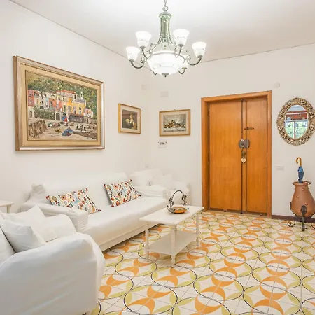 Anna House Apartment *
